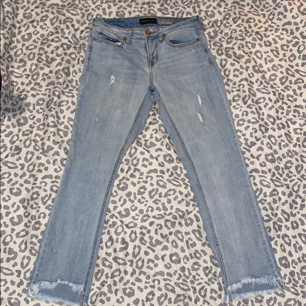 light wash distressed ankle cut jeans